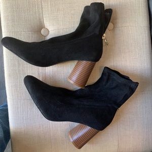 SOLD ON MERCARI 
Black heeled booties
